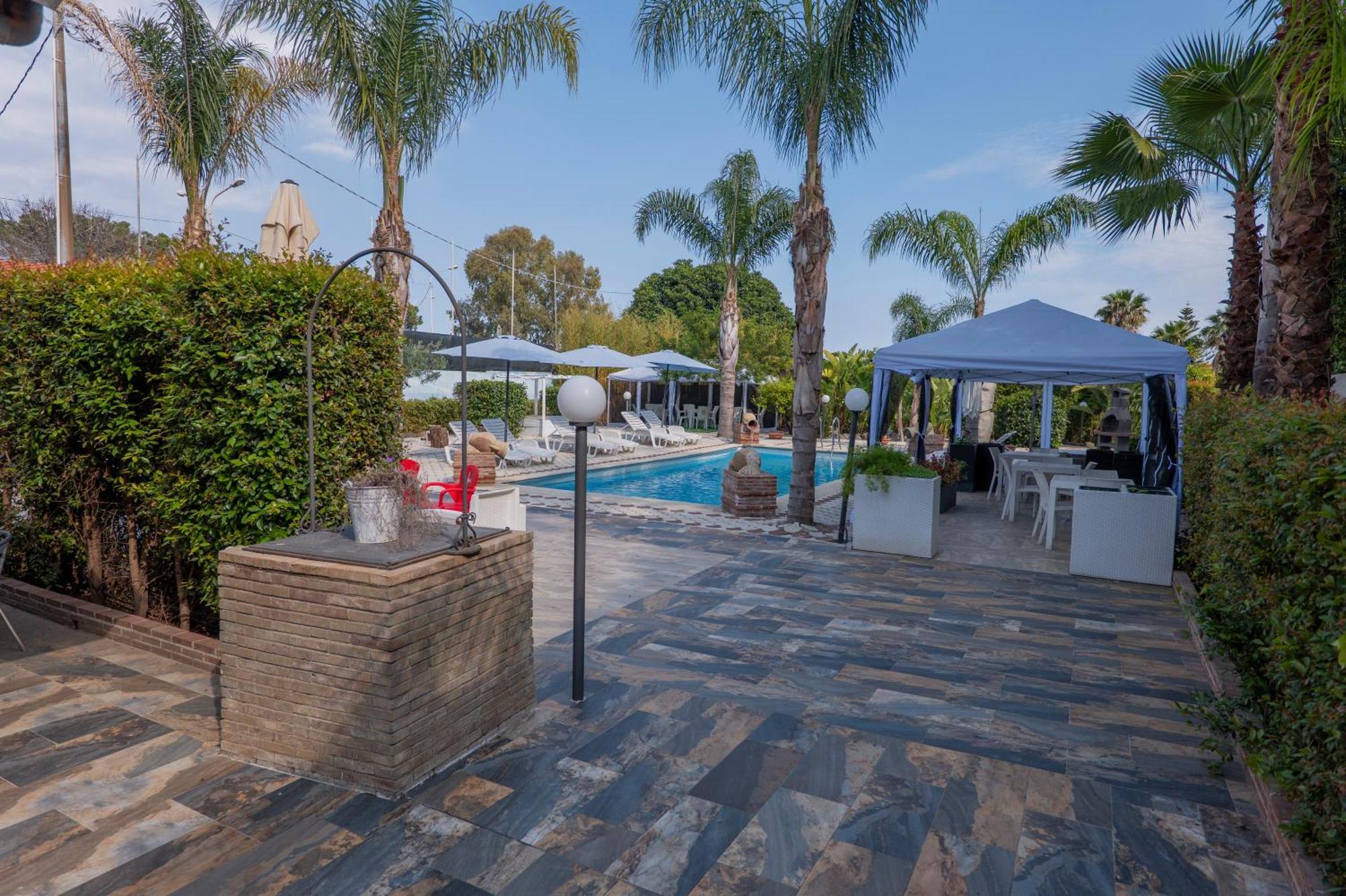 Villa Seta Giardini Naxos Eksteriør billede